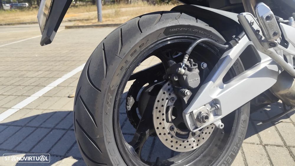 Suzuki GSR - 9