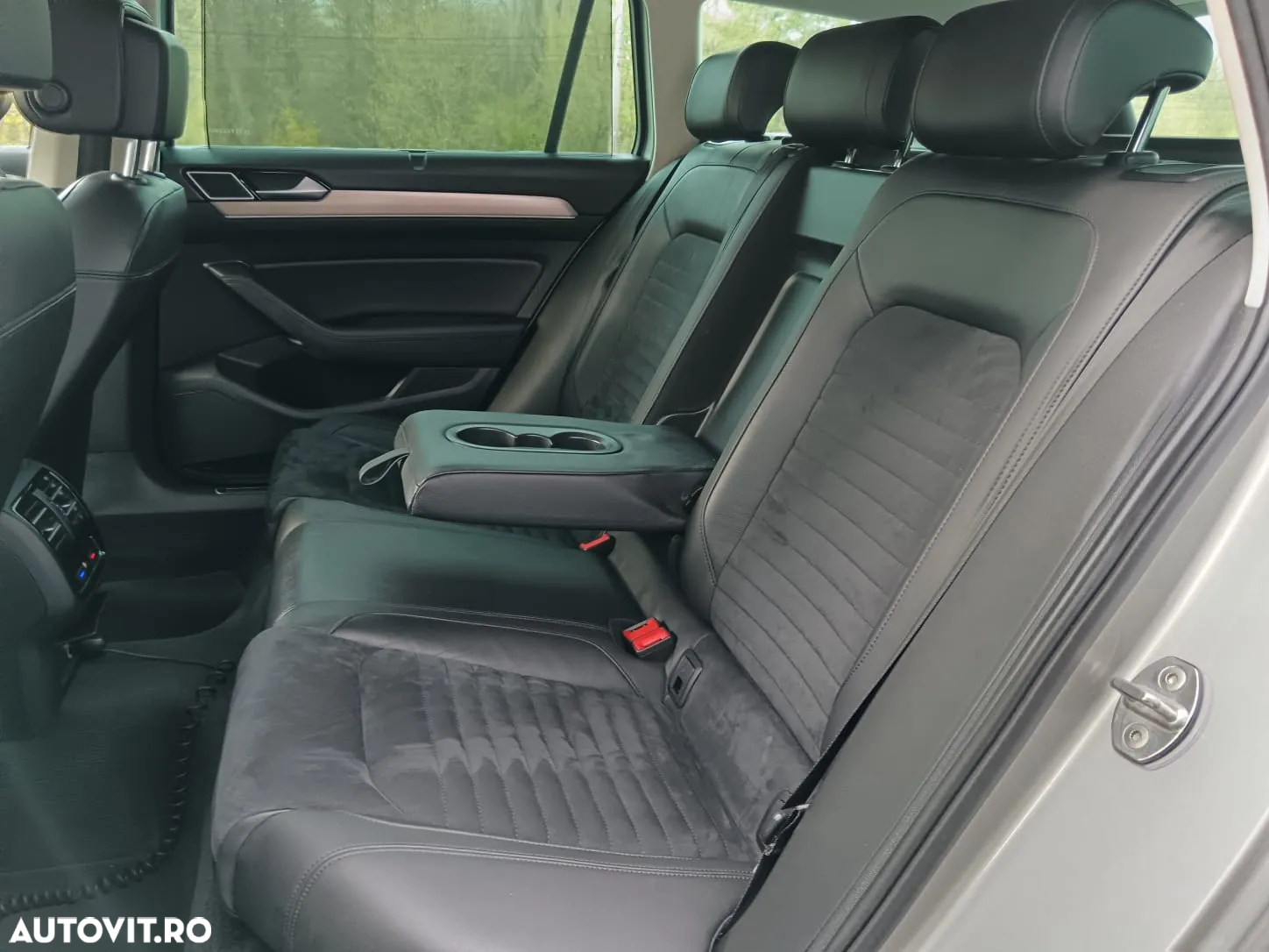 Volkswagen Passat Variant 2.0 TDI DSG Highline - 8