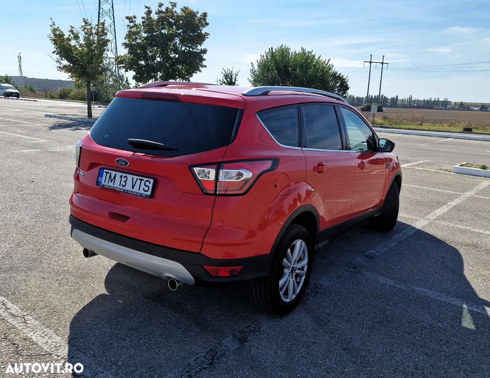 Ford Kuga 2.0 TDCi 2x4 Aut. Titanium - 2