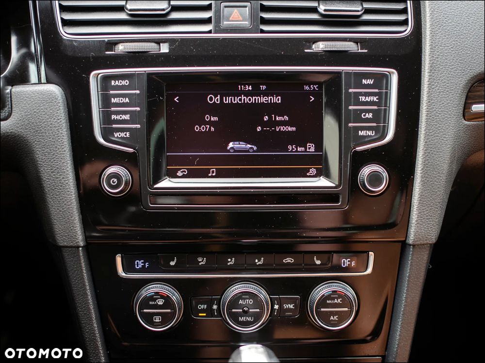 Volkswagen Golf - 22