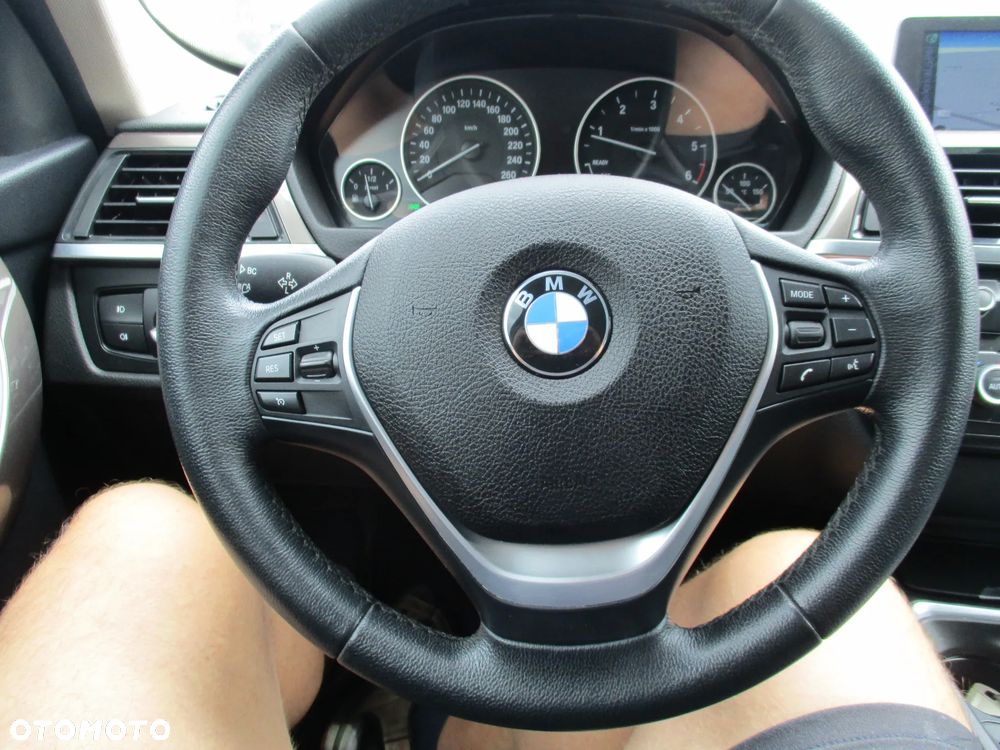 BMW Seria 3 320d Sport-Aut Modern Line - 16