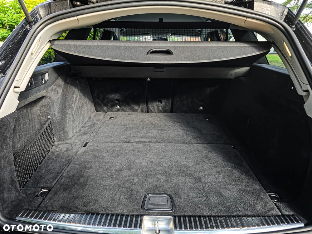 Mercedes-Benz Klasa E 220 d 9G-TRONIC - 36