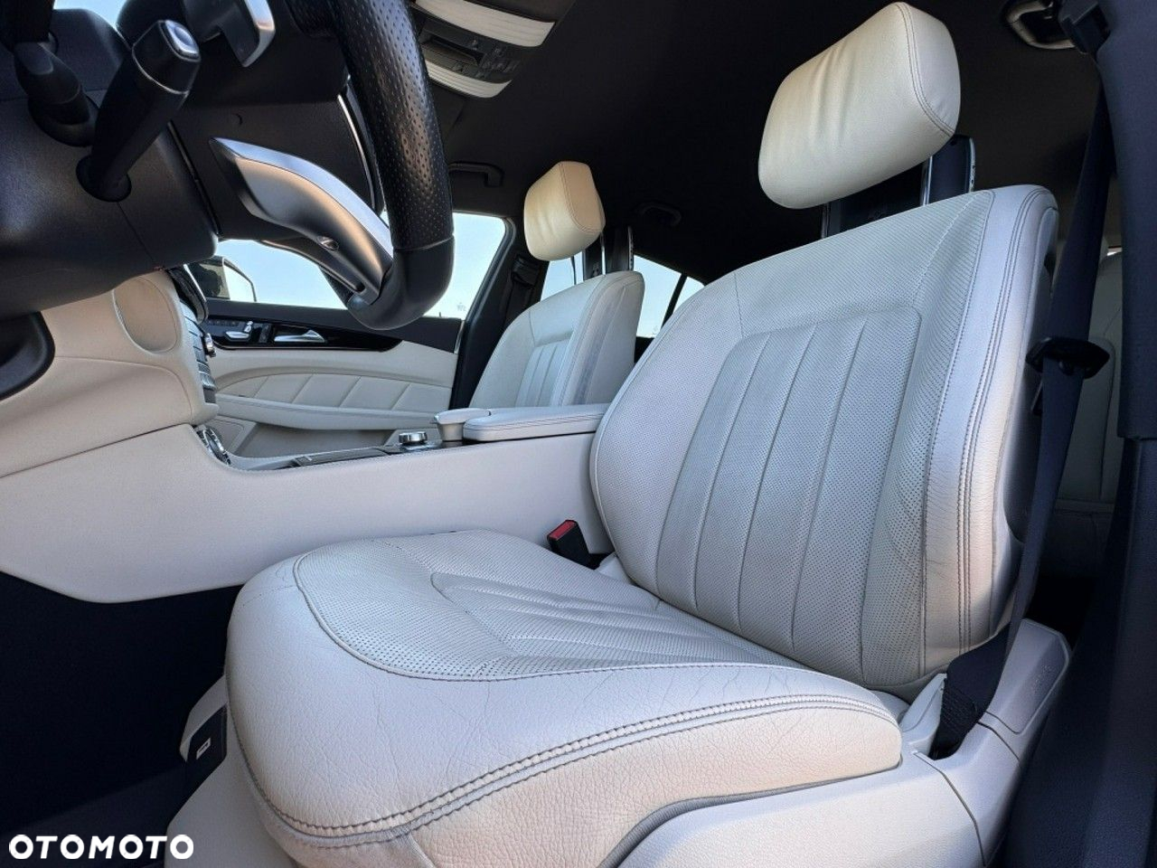 Mercedes-Benz CLS - 14