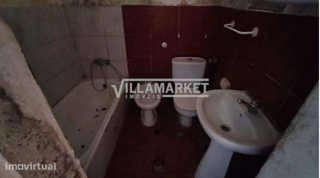 Moradia V3 da banca composta por 2 pisos situada na Bairro da Esperanç - Grande imagem: 5/7