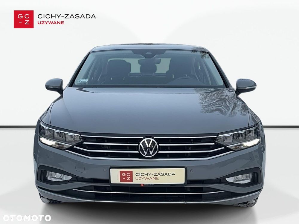 Volkswagen Passat - 2