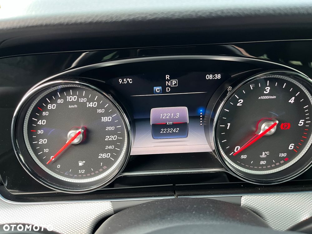 Mercedes-Benz Klasa E 220 d 9G-TRONIC - 11