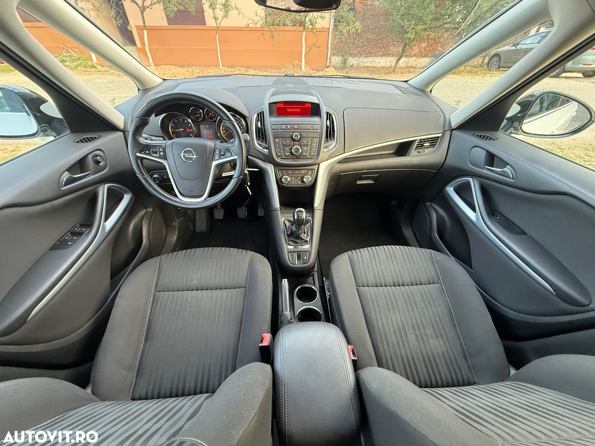 Opel Zafira Tourer 1.4 Turbo drive - 7