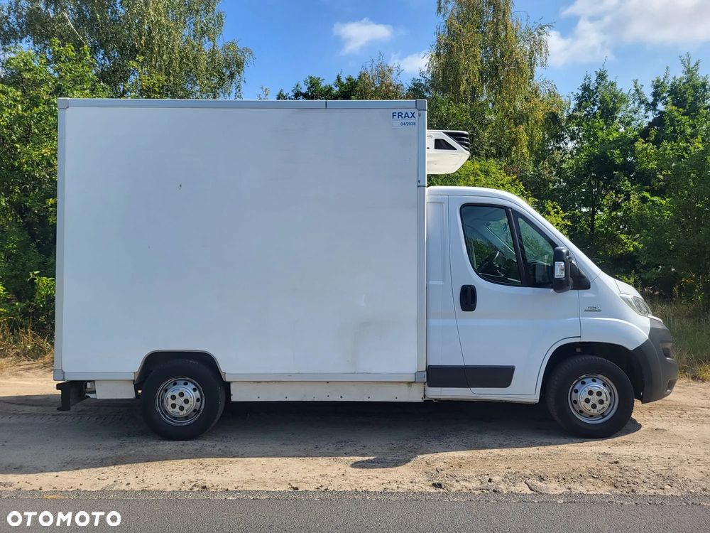 Fiat Ducato 2016r 2.3 JTD 130KM Izoterma Chłodnia Food Truck Sklep HAKI na mięso półki Mroźnia Agregat - 9