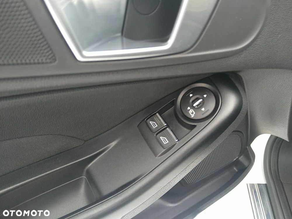 Ford Fiesta 1.0 EcoBoost STart-Stop ST-LINE - 27