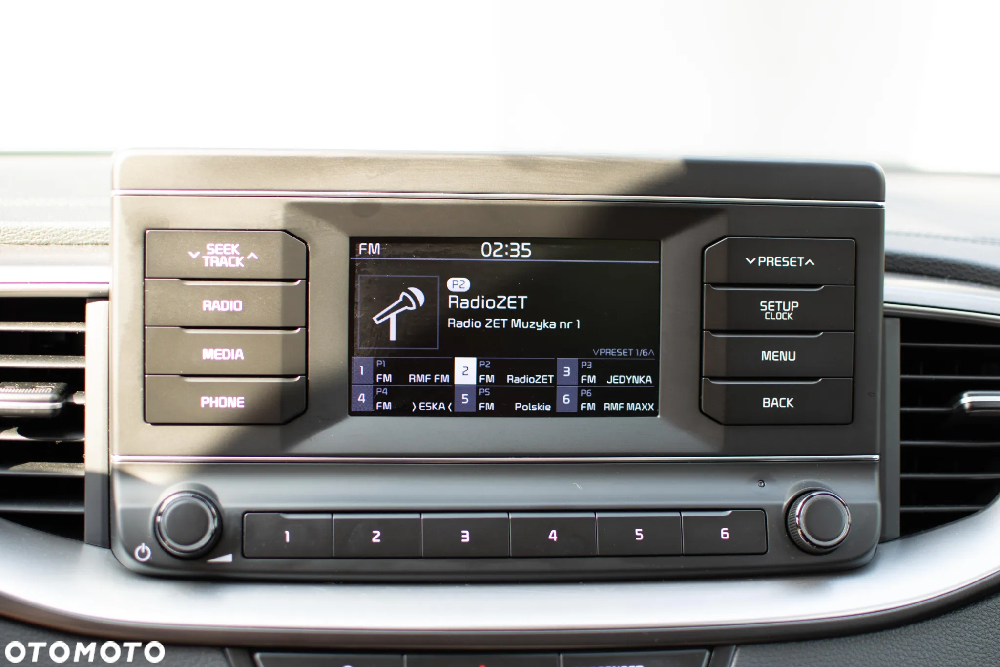 Kia Ceed - 11