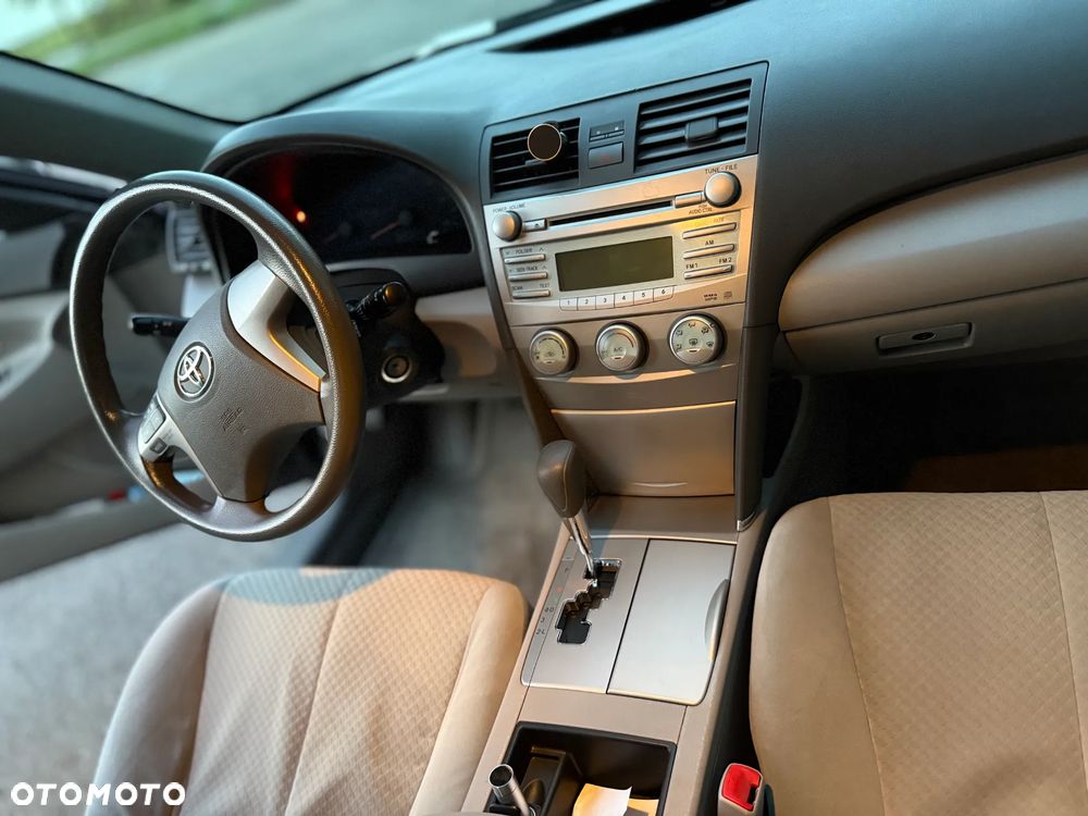 Toyota Camry 2.4 XLE - 11
