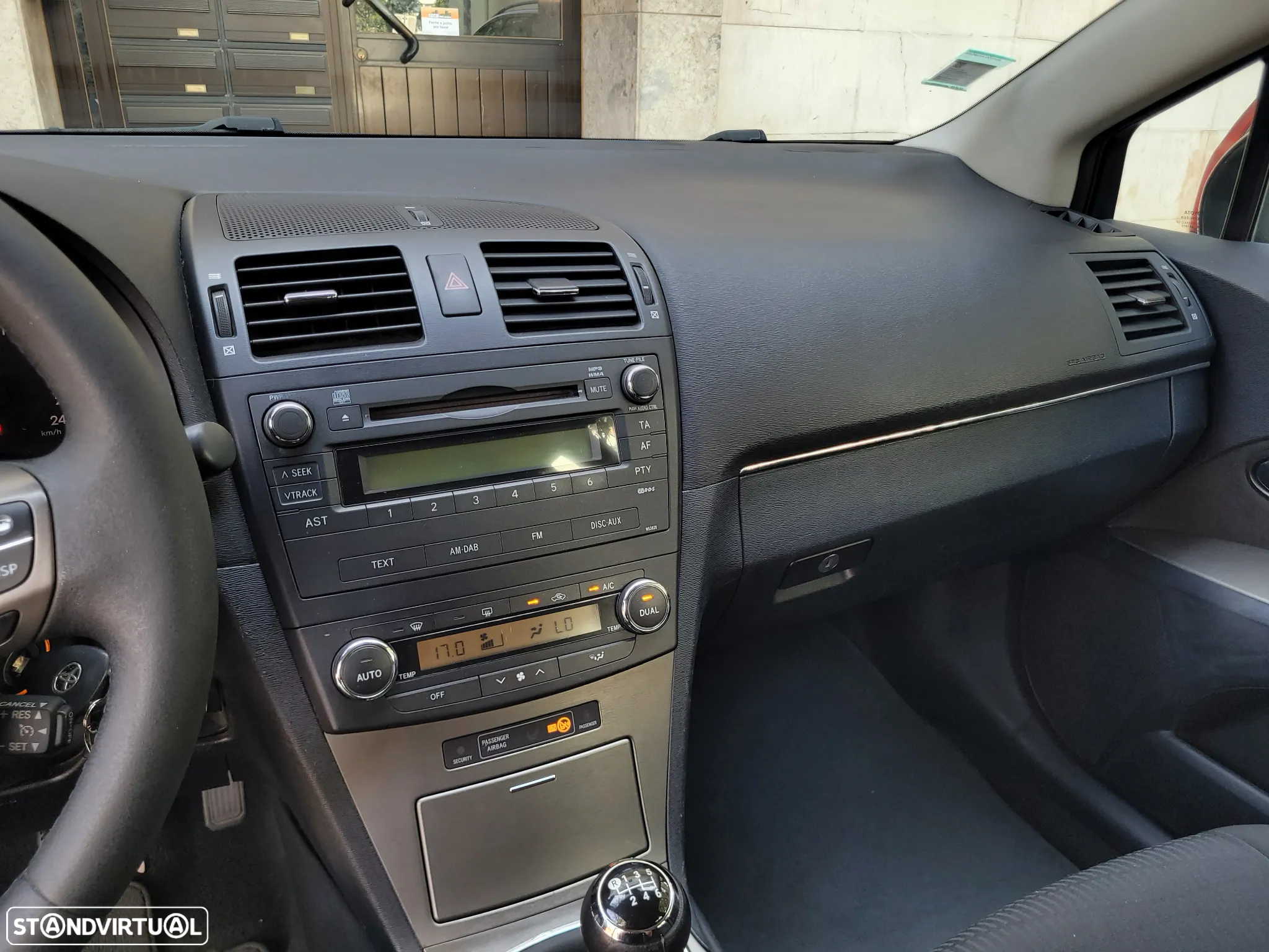 Toyota Avensis SW 2.0 D-4D - 33