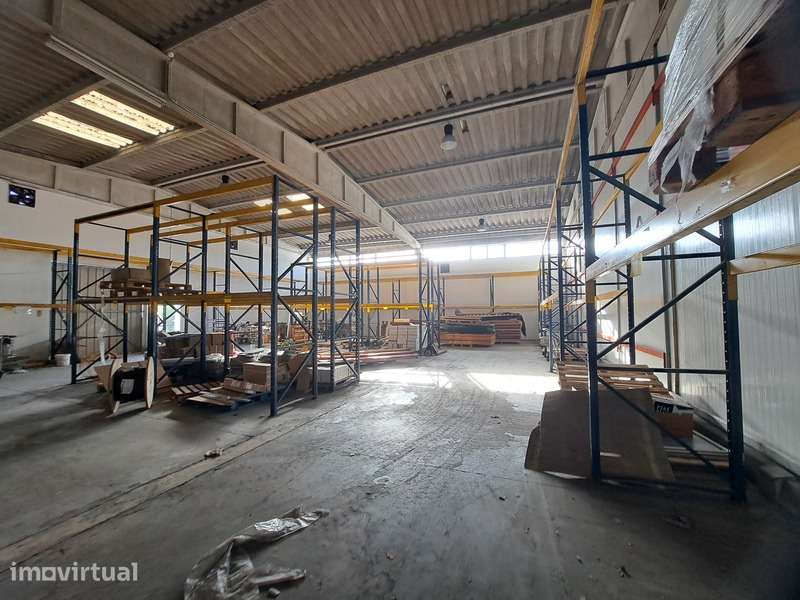 Armazém de 338 m² em Zona Industrial Junto à A8 em Torres Vedras - Grande imagem: 5/24