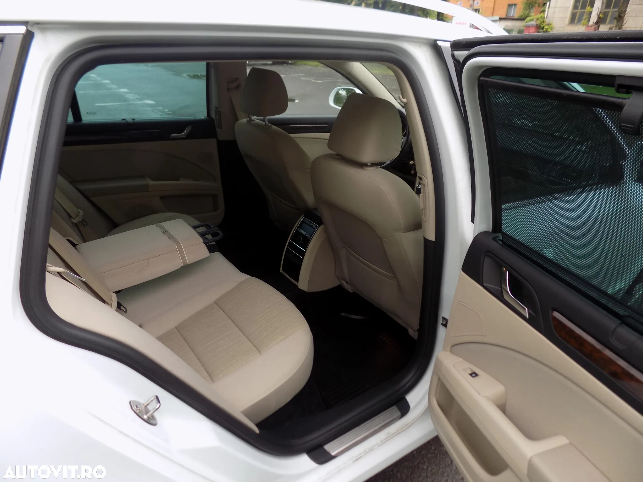 Skoda Superb Combi 2.0 TDI Elegance - 17