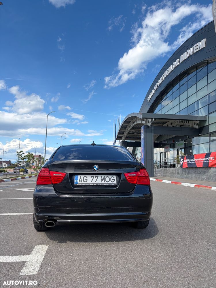 BMW Seria 3 320d DPF Aut. - 4