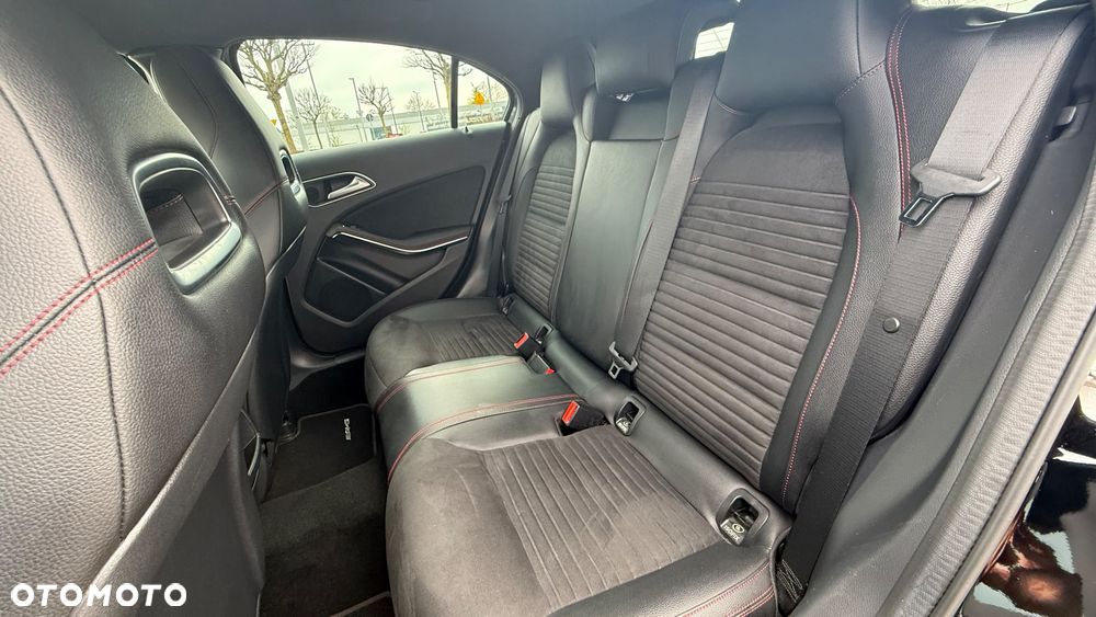 Mercedes-Benz Klasa A 220 4-Matic AMG Line - 22