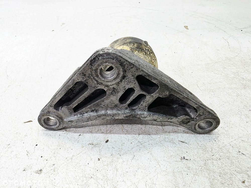 PODUSZKA ŁAPA SILNIKA PRZEDNIA AUDI A4 B7 3.0 TDI 8E0199343P - 5