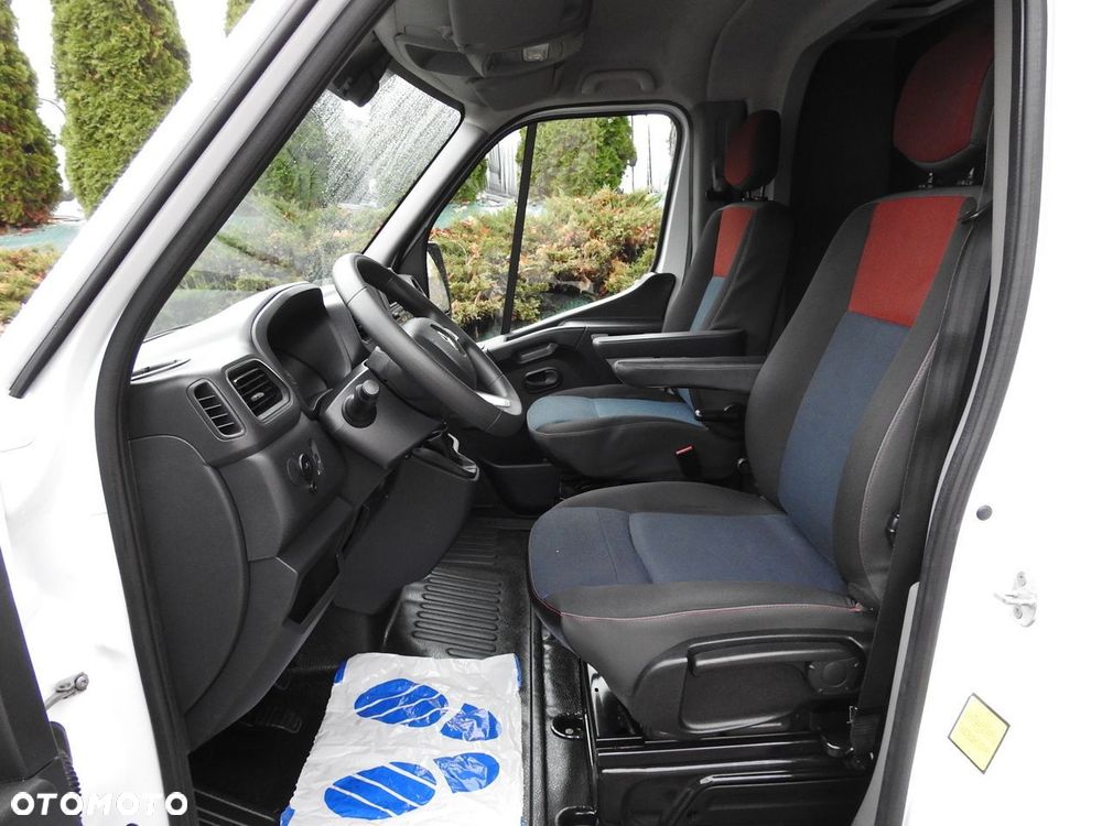 Renault MASTER PLANDEKA 8 PALET TEMPOMAT KLIMATYZACJA LEDY  165KM - 28