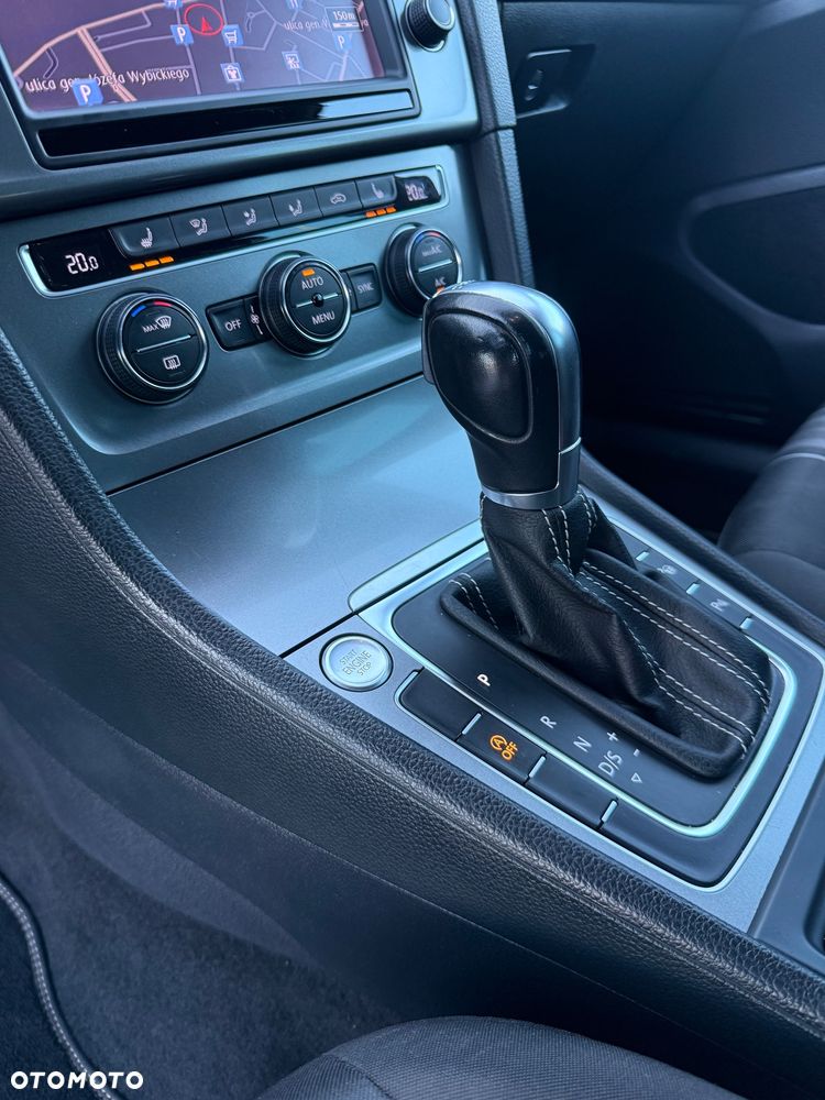 Volkswagen Golf 2.0 TDI BlueMotion Technology DSG Lounge - 13