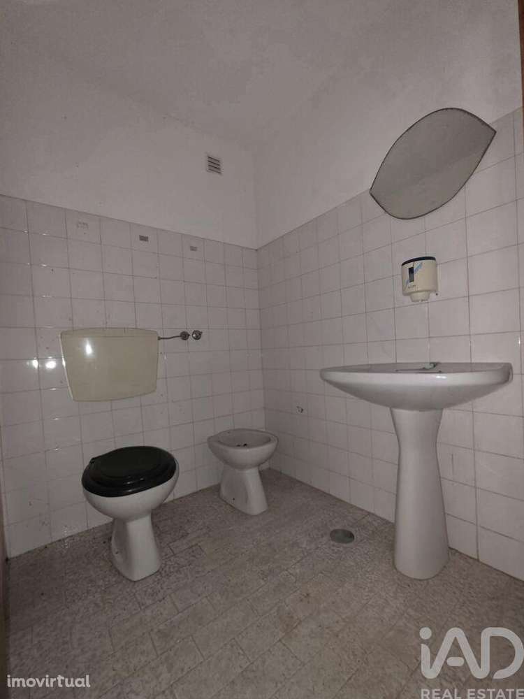 Loja / Estabelecimento Comercial em Faro (Sé e São Pedro) de 111,00 m2 - Grande imagem: 3/5