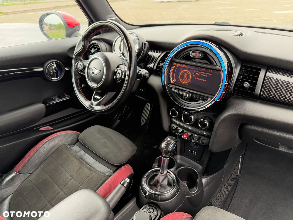 MINI John Cooper Works - 11