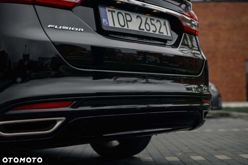 Ford Fusion - 12