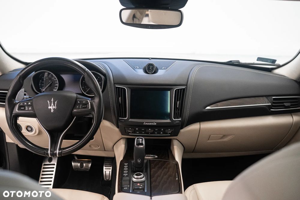 Maserati Levante S Granlusso - 14