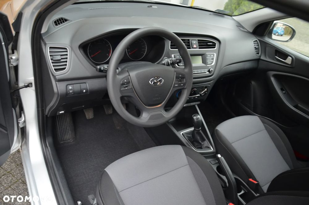 Hyundai i20 1.2 BlueDrive Classic + - 13