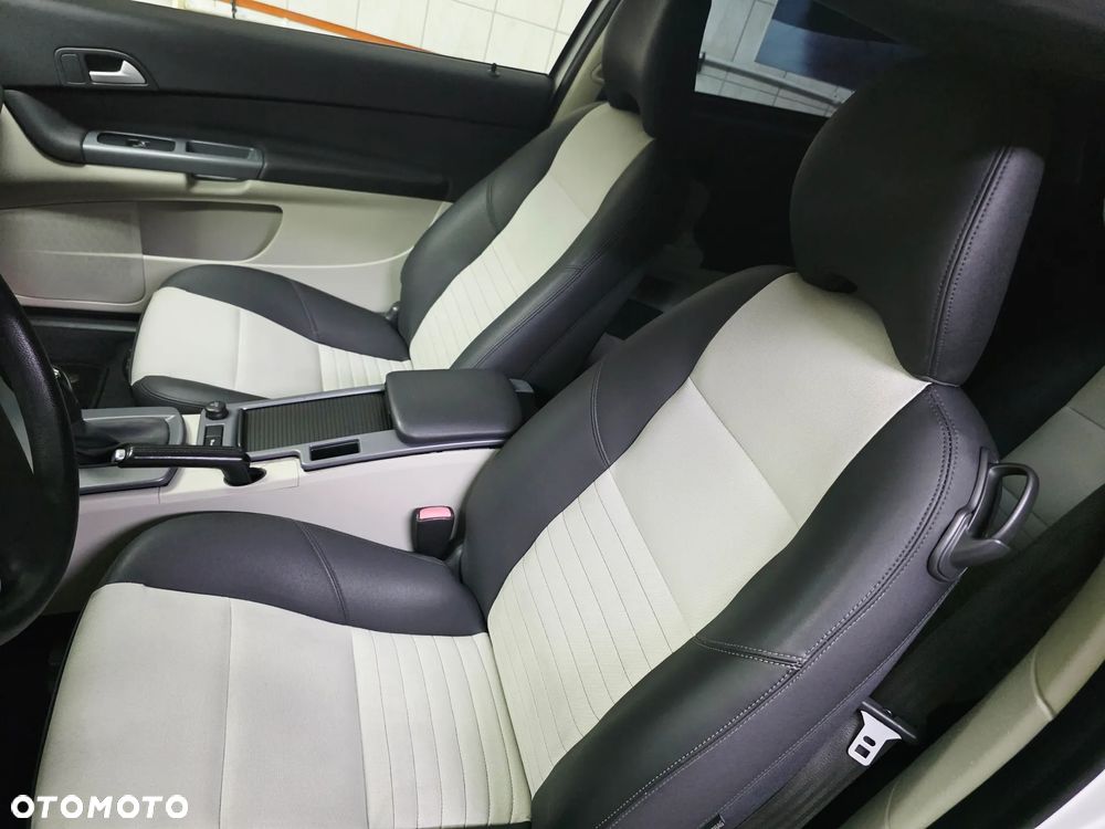 Volvo C30 1.6D DRIVe R-Design Start-Stop - 33
