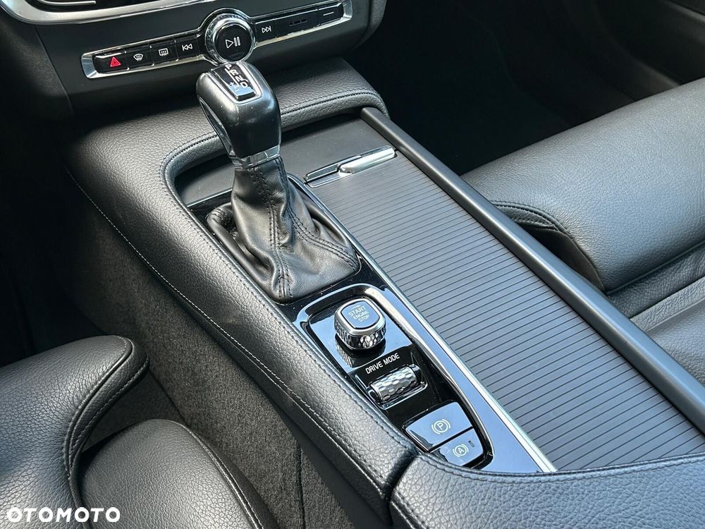 Volvo S90 D4 Momentum - 23