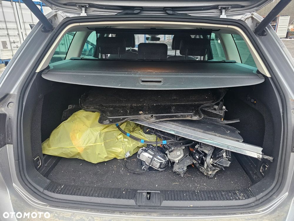 Volkswagen Passat 2.0 TDI SCR DSG Highline - 31