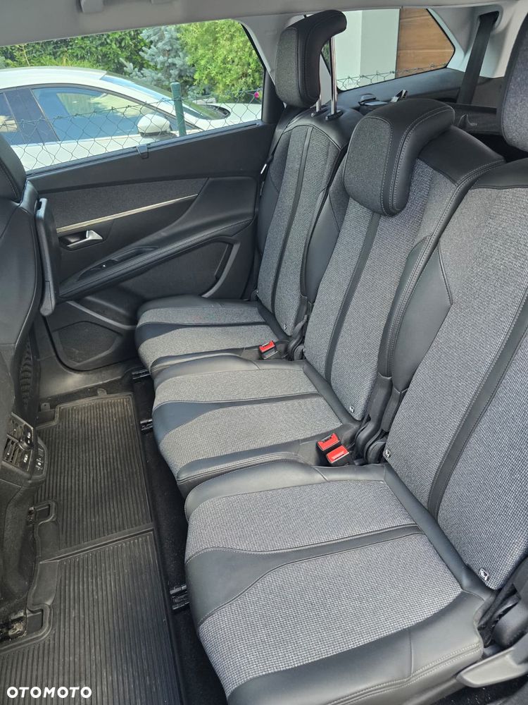 Peugeot 5008 1.2 PureTech Allure S&S EAT8 - 25