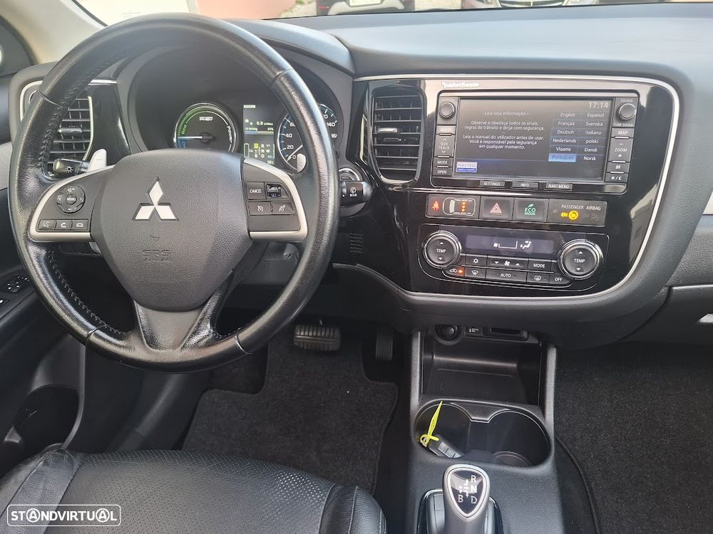 Mitsubishi Outlander - 11