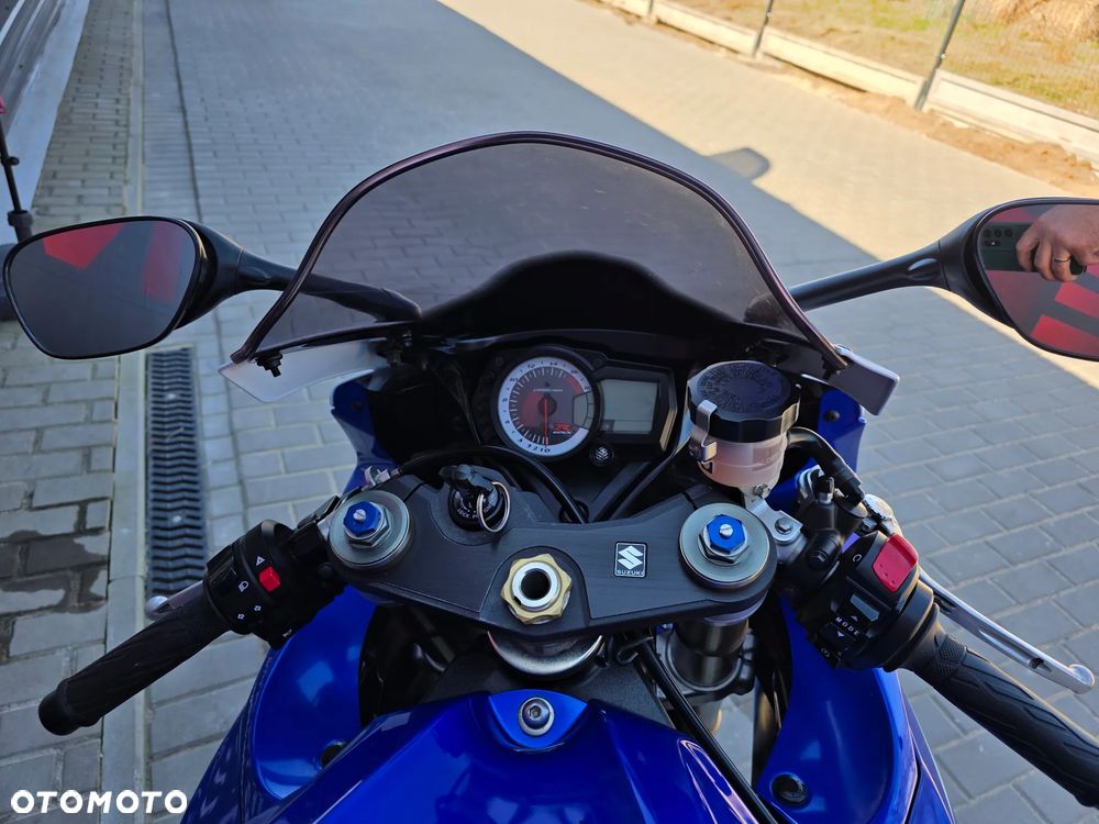 Suzuki GSX-R - 19