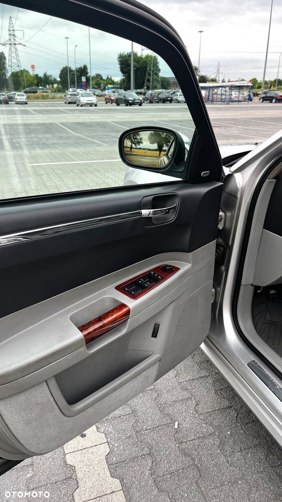 Chrysler 300C 3.0 V6 CRD - 19