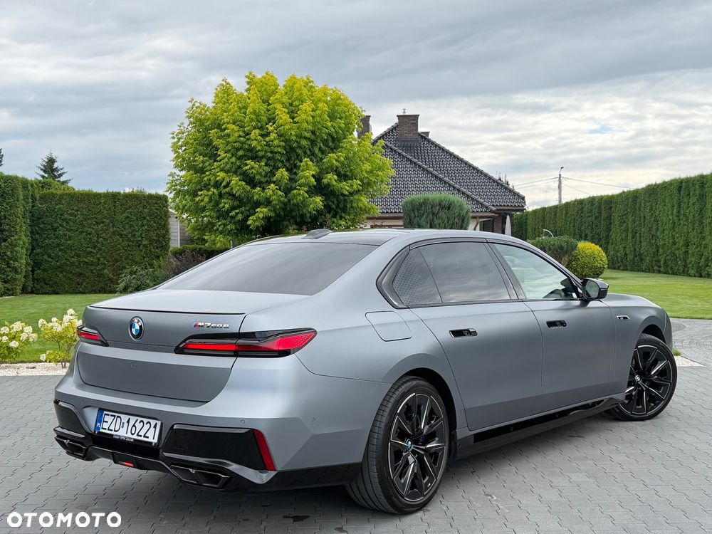 BMW Seria 7 M760e PHEV xDrive Individual Edition sport - 3