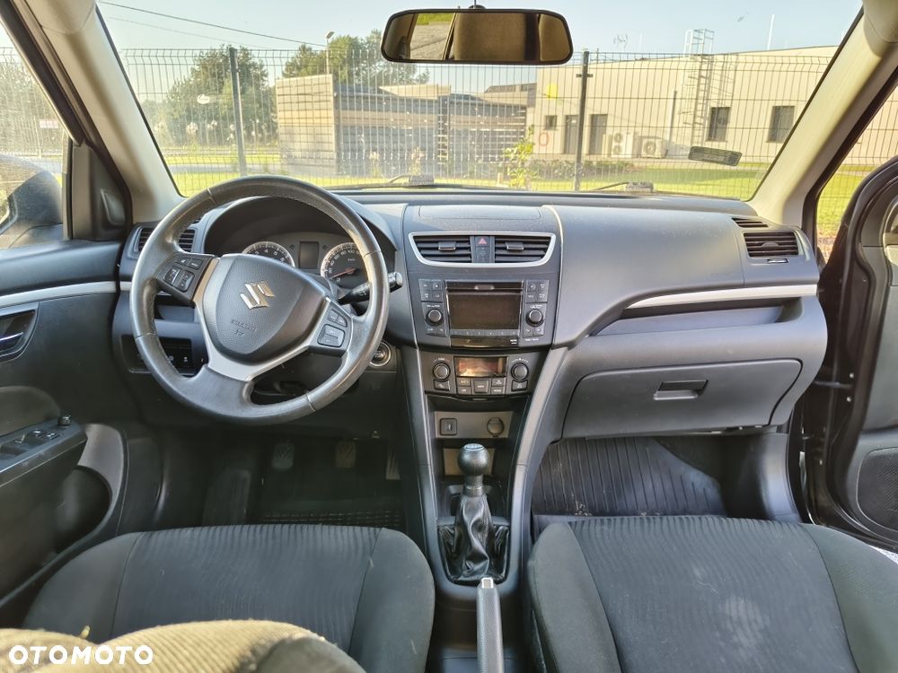 Suzuki Swift 2011 photo 4