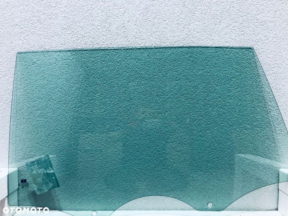 Szyba boczna lewa tylna AUDI Q7 2006-2015