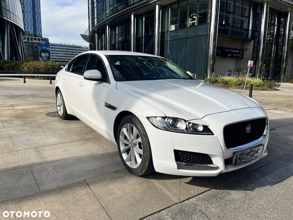 Jaguar XF 2.0 T Prestige - 3