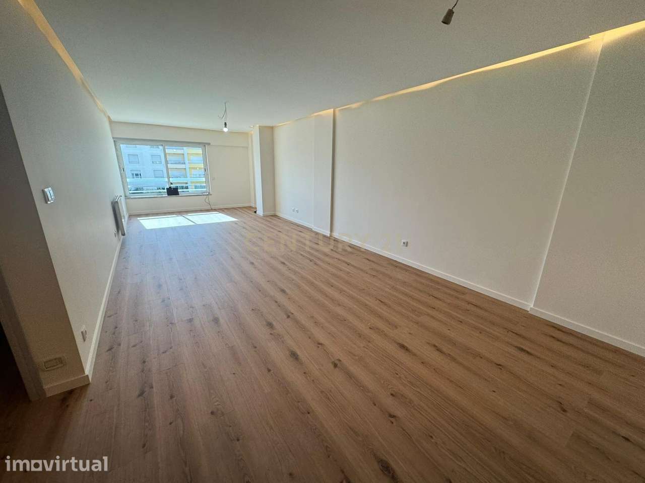 Apartamento Renovado em Carcavelos, Cascais - 3 Quartos - Grande imagem: 2/28