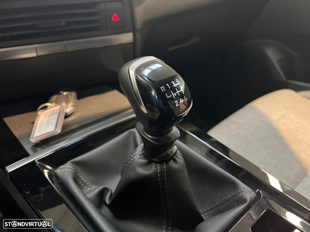 Opel Astra 1.2 T Elegance - 16