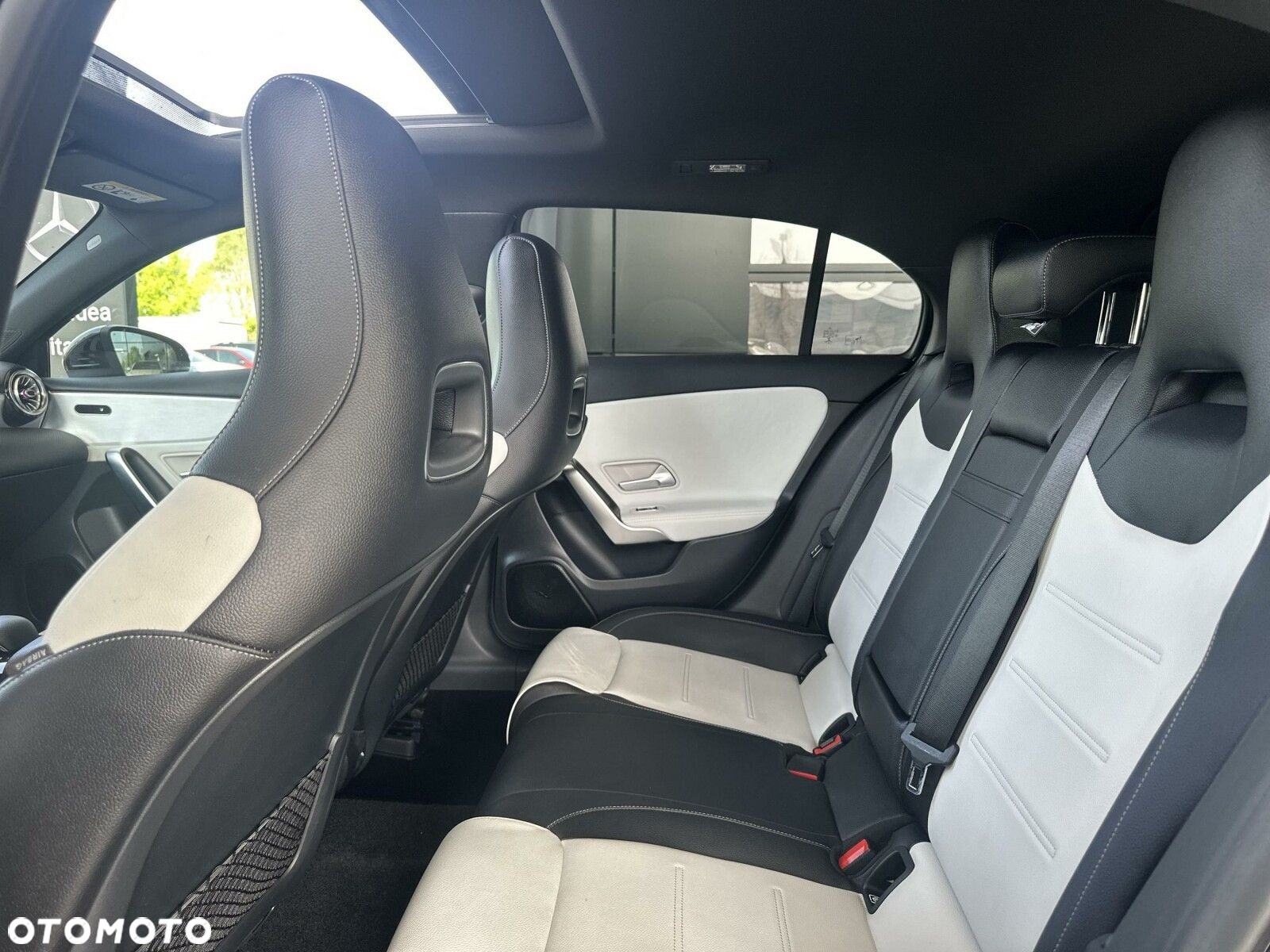 Mercedes-Benz Klasa A 35 AMG 4-Matic 7G-DCT - 19