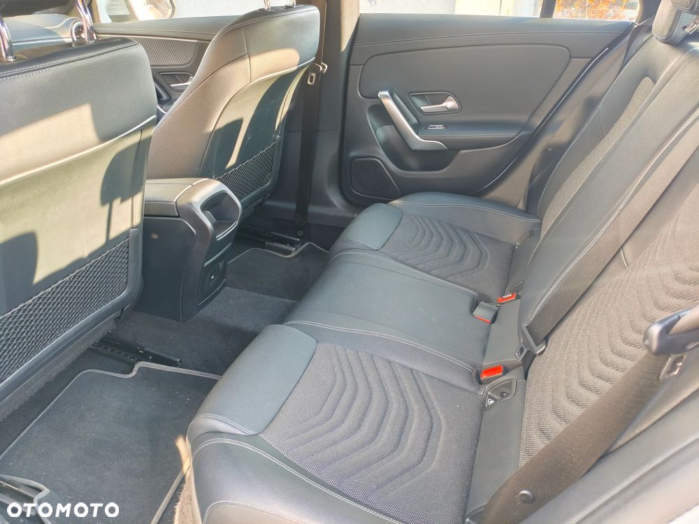 Mercedes-Benz CLA 250 e 8G-DCT Special Edition - 26