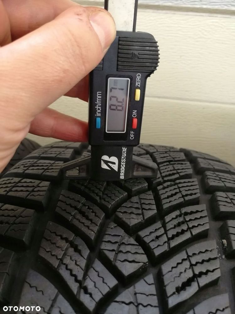 Opony zimowe 205/50 R 17 Goodyear Ultragrip Performance - 4