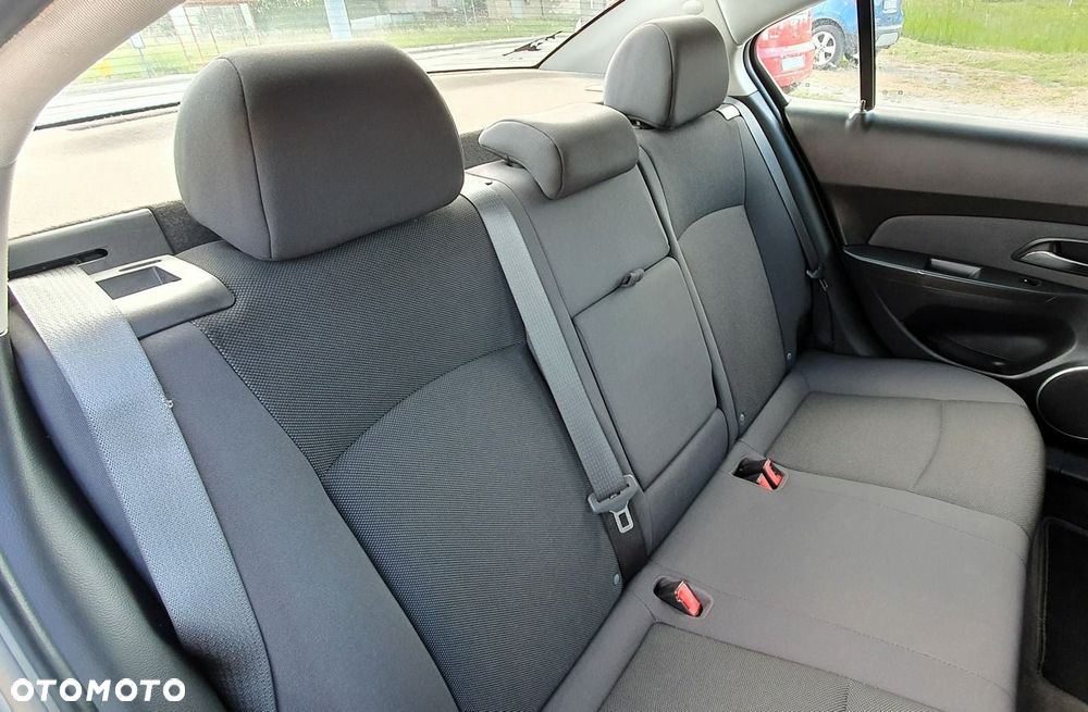 Chevrolet Cruze - 16