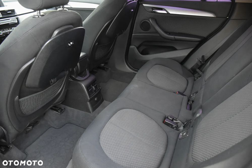 BMW X1 sDrive18d Sport - 38