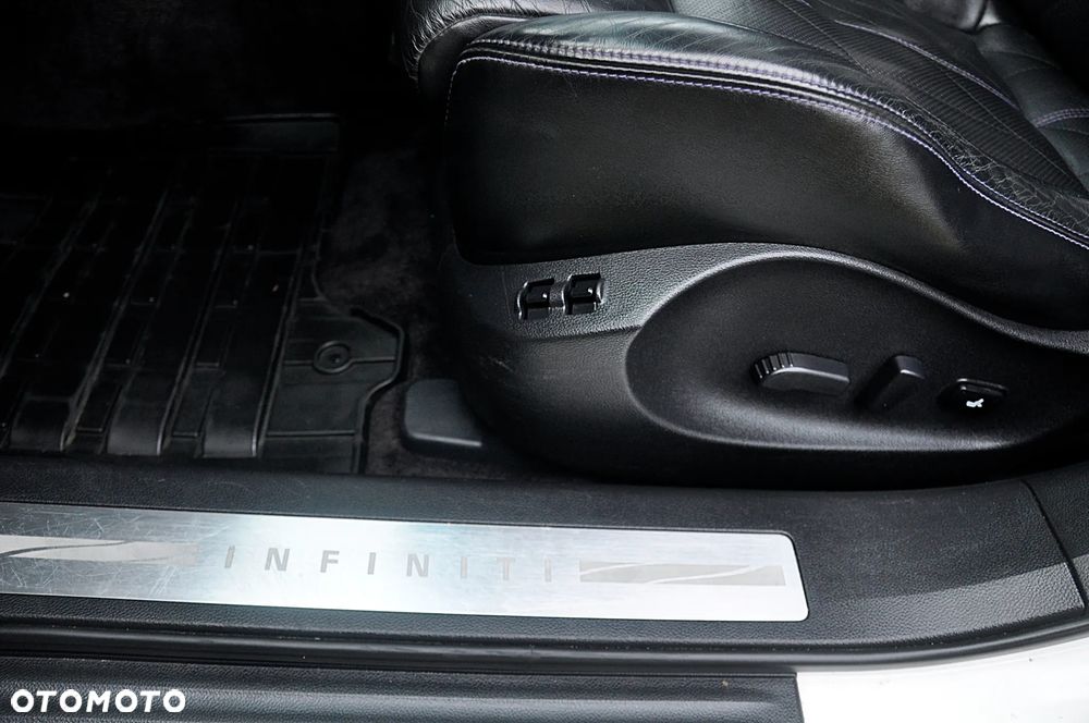 Infiniti QX70 3.0d S - 8