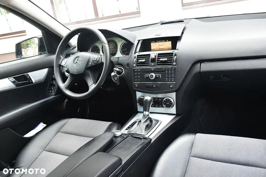 Mercedes-Benz Klasa C 180 T Kompressor Automatik Avantgarde - 21