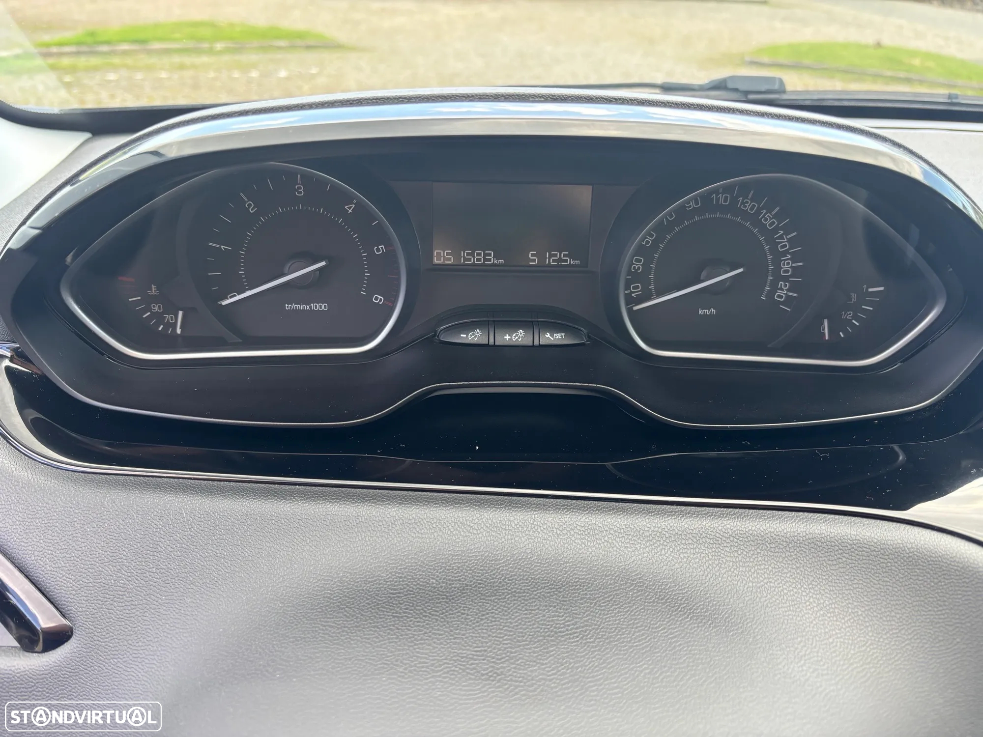 Peugeot 208 1.6 BlueHDi Active - 9