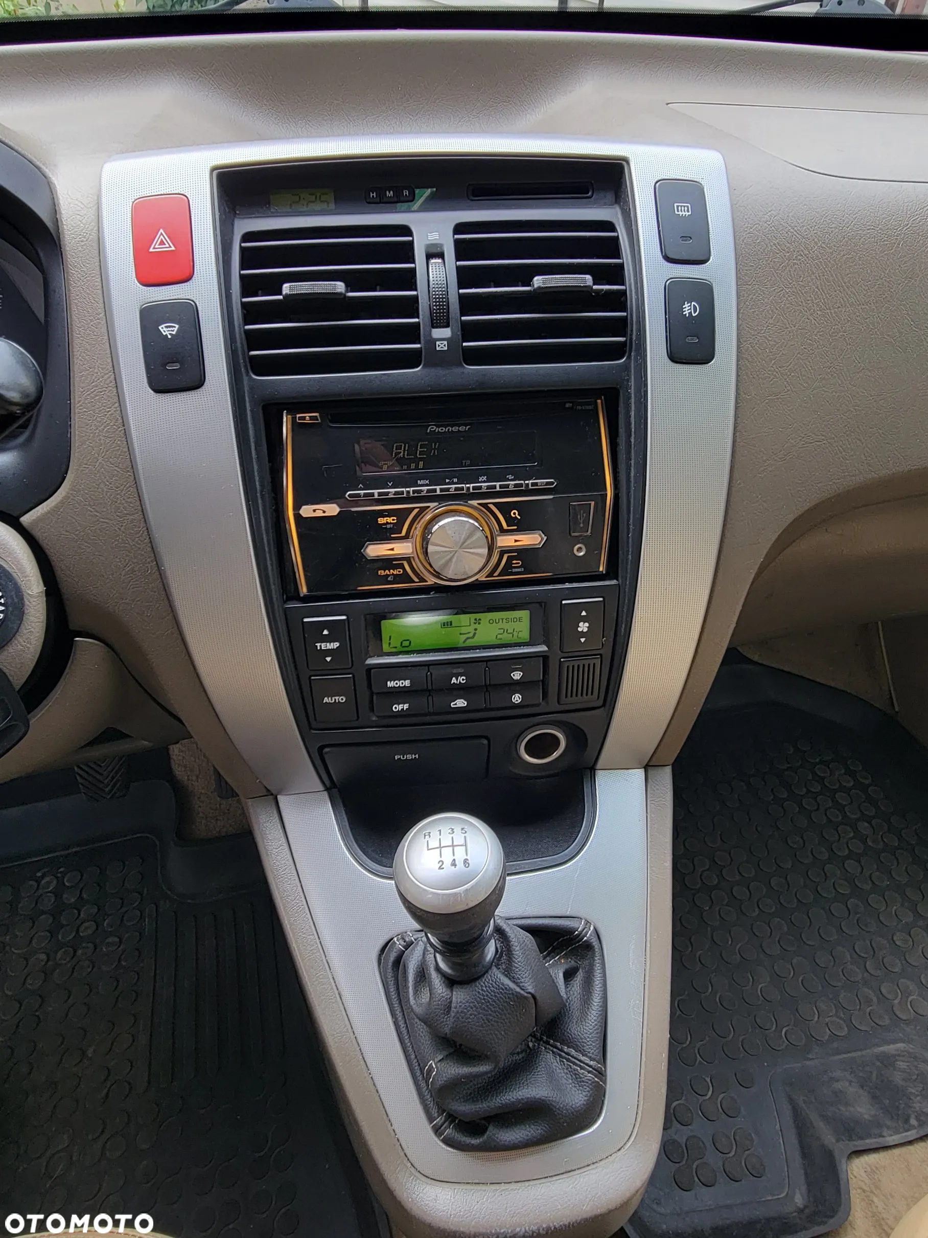 Hyundai Tucson 2.0 CRDi VGT 4WD GLS - 22